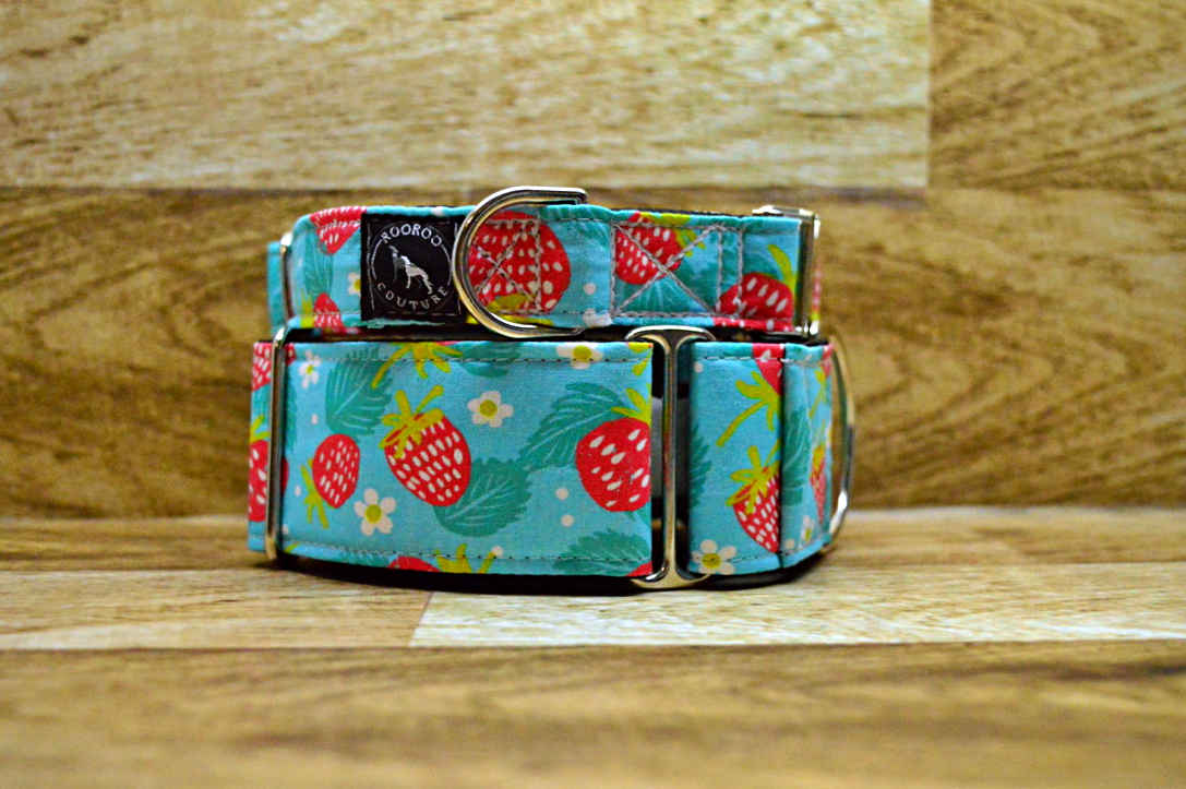 Strawberry Fields Strawberry pattern dog collar RooRoo Couture